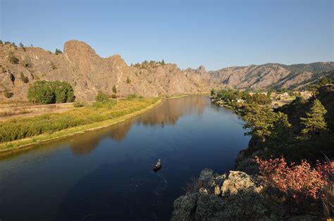 Missouri River Holiday Booking Reminder Redux - Headhunters Fly Shop