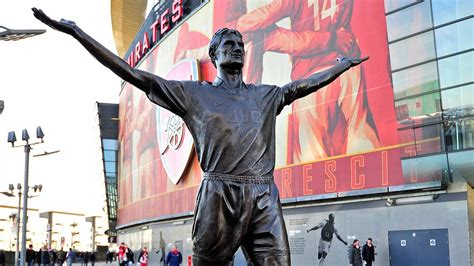 Arsenal Statues | History | News | Arsenal.com