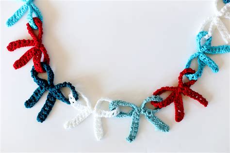 Crochet Bow Garland (with giveaway!) - Sugar Bee Crafts