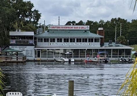 Drifters Riverfront Bar & Grill: Astor on the St. Johns River