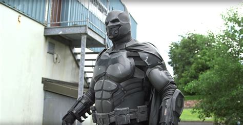 Batman Cosplay Suit Sets World Record With 23 Gadgets - Rolling Stone