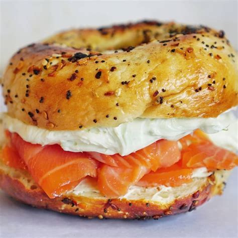 How Many Calories in Lox and Cream Cheese Bagel