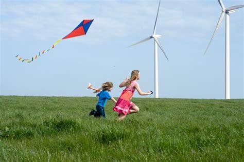 Offrir une part d'éolienne à un enfant : un investissement citoyen pour la prochaine génération