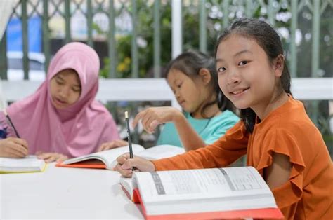 4 Masalah Pokok Pendidikan Era Orde Baru, Salah Satunya Pemerataan Pendidikan - Kids