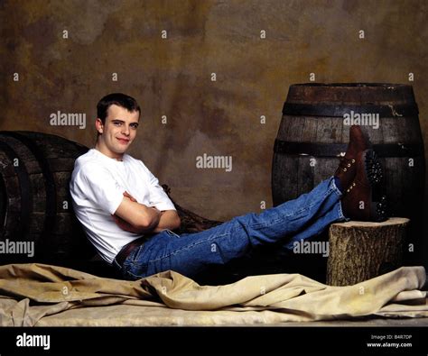 Simon Gregson Coronation Street actor Studio pix 2000s Stock Photo - Alamy