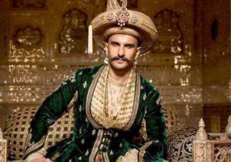 ‘Bajirao’ Ranveer adds another feather to his cap, gets Dinanath Mangeshkar Award | Bollywood ...