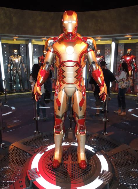 Hollywood Movie Costumes and Props: Iron Man 3 Mark 42 armour on ...