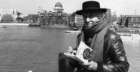 A New Robert Graves Biography Ignores His Greatest Work - The Atlantic