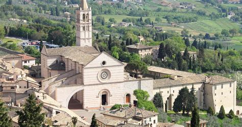 Audio guide BASILICA OF SANTA CHIARA - History - Tour Guide | MyWoWo