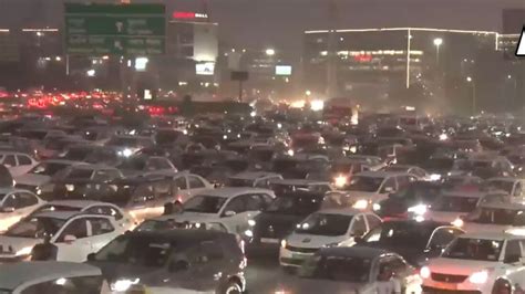 Massive traffic jam on Delhi-Gurugram expressway ahead of Diwali ...