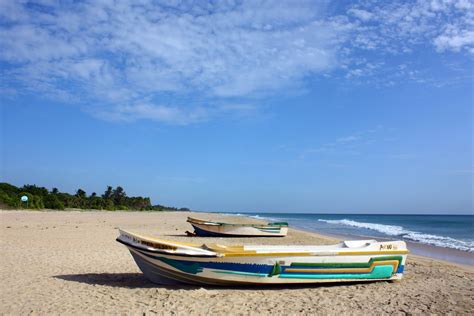 Tamilnadu Tourism: Kulesakharapatnam Beach, Thoothukudi