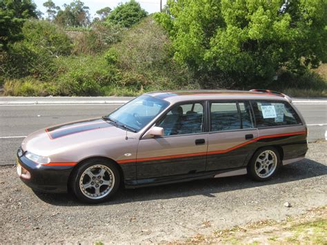 Aussie Old Parked Cars: 1996 Holden VS Commodore 3.8 V6 Supercharged Wagon