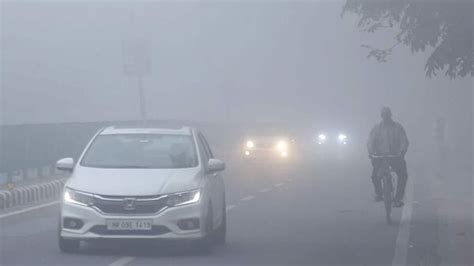 How to drive safely in foggy weather: Key tips | HT Auto