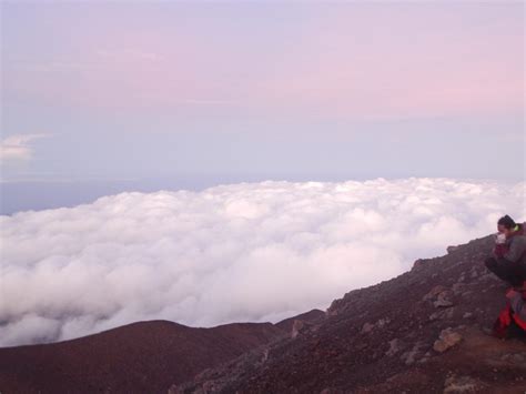 Day 34: Touching the summit of Gunung Kerinci | Splinter's Paradise