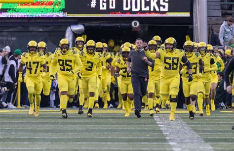 Oregon Ducks open 2023 season in top 15 of AP poll - oregonlive.com