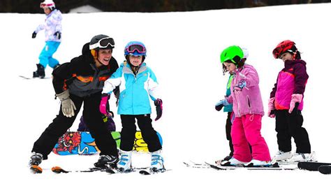 10 Family Ski Resorts Near NYC To Visit That Are Great For Beginners