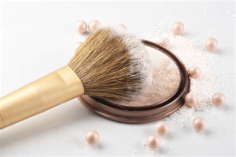 Why You Want To Incorporate Pearl Powder Into Your Beauty Routine ...