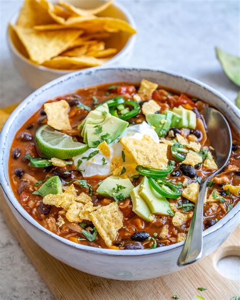 Easy Vegan Chili Recipe – Best Vegetarian Chili | Blondelish.com