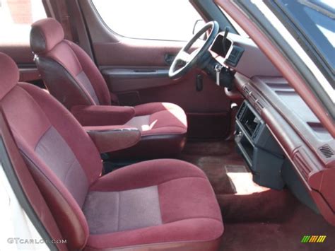 Red Interior 1991 Chevrolet Lumina MPV Photo #68765146 | GTCarLot.com