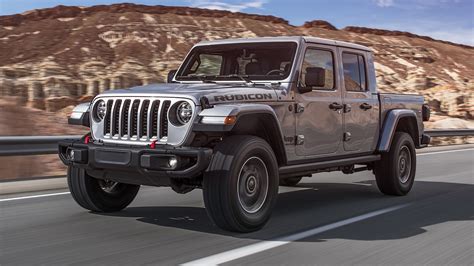 You Can Lease a 2020 Jeep Gladiator Sport Manual for $143 a Month