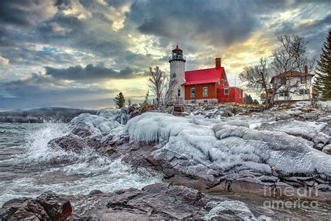 Eagle Harbor Lighthouse Keweenaw Peninsula Michigan -2461 Photograph by Norris Seward - Fine Art ...