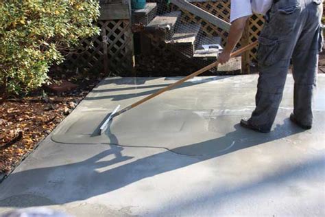 Resurface Your Concrete Driveway - 4 Steps | The Home Depot Canada | The Home Depot Canada