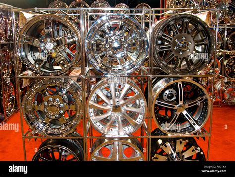 Custom Car Wheels Stock Photo - Alamy