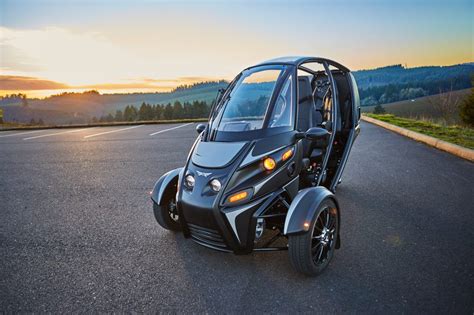 Arcimoto FUV three-wheeled EV begins retail sales, sets sights on $11,900