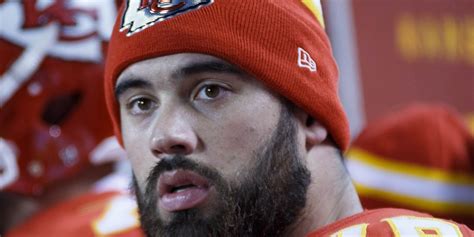 Kansas City Chiefs Right Guard Laurent Duvernay-Tardif is Now a Doctor ...