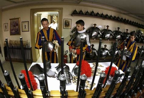 Who are the Pontifical Swiss Guards who Protect the Pope? - Newly ...