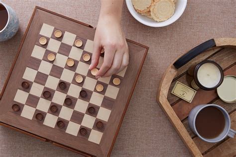 How to Play American Checkers