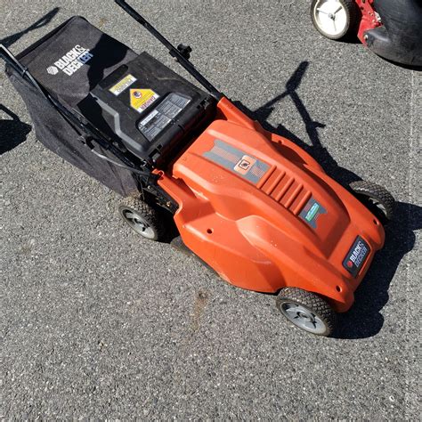 BLACK AND DECKER LAWN MOWER - Big Valley Auction