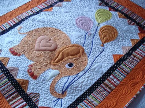 The Nifty Stitcher: Penelope's Elephant Baby Quilt