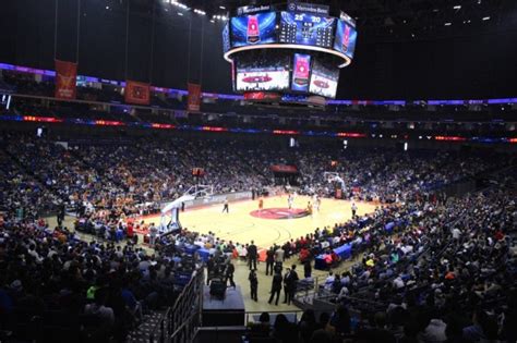 China Diary: Amazing scene at historic Pac-12 basketball game in Shanghai – GeekWire