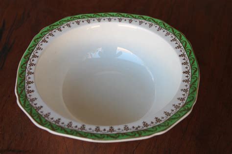 Vintage Alfred Meakin fine china serving bowl.