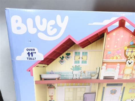 Bluey Mega Bundle Home, BBQ Playset, and 4 Figures | Amazon Exclusive ...