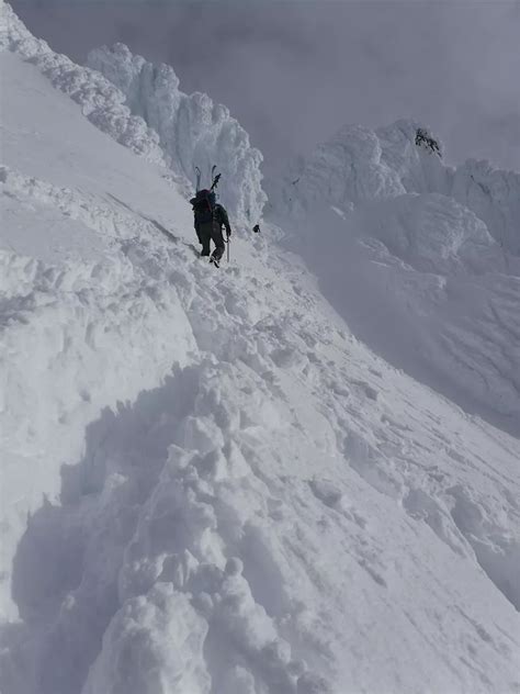 Researchers Guide to Climbing Mt. Hood to the 11,250 foot Summit