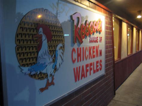 Drizzle of Sunshine: Roscoe's Chicken and Waffles