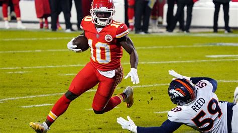 Report: Kansas City Chiefs star receiver Tyreek Hill misses practice ...