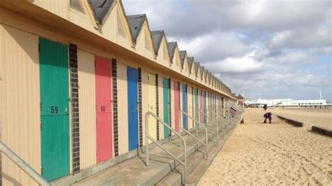 Lowestoft beach hut rent rises provoke anger - BBC News