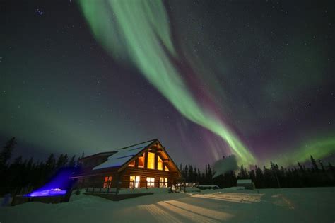 15 Best hotels to see the Northern Lights in Canada in 2022