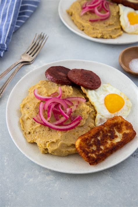 Mangu (Dominican Mashed Plantains) | My Dominican Kitchen