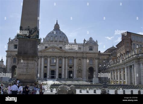 St. Peter's Square, Vatican City Stock Photo - Alamy