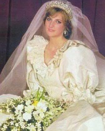 The bouquet 💐 💐💐 Princess Diana’s bridal bouquet is one of the most ...