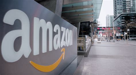 Amazon to Hire 1,800 New Corporate and Tech Employees in Canada in 2021 ...