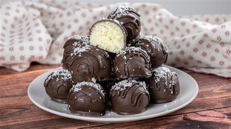 No-Bake Chocolate Truffles: the easy bite-sized treat recipe