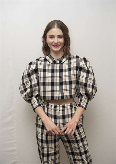 Thomasin McKenzie - Jojo Rabbit Photocall in Los Angeles-08 | GotCeleb