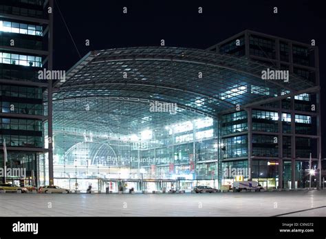 Berlin central station, Hauptbahnhof at night Stock Photo - Alamy