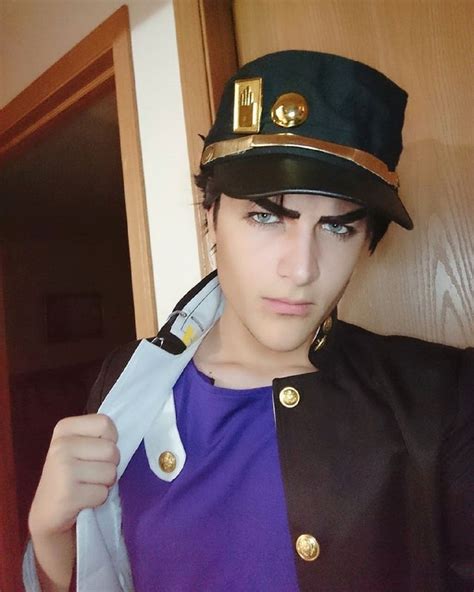 La extraña aventura de JoJo: 10 Cosplays legendarios de Jotaro Kujo ...