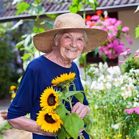 Outdoor Activity Ideas for Seniors & the Elderly